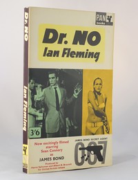 Dr No | Pan | Movie Tie In | X237. This artwork was used for the 9th to 14th printings (no Great Pan on cover)