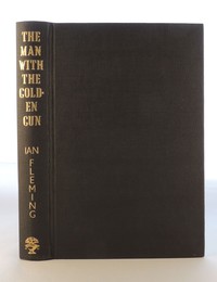 Jonathan Cape | The Man With The Golden Gun. Most copies do not have the gun to the cover